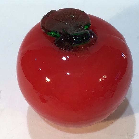 Blown glass Art apple EUC - Picture 3 of 4